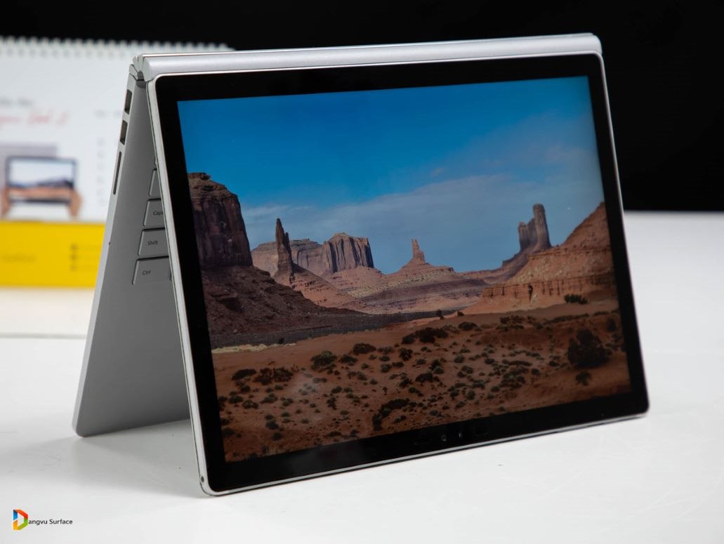 Surface Book 1 xoay lật màn hình linh hoạt