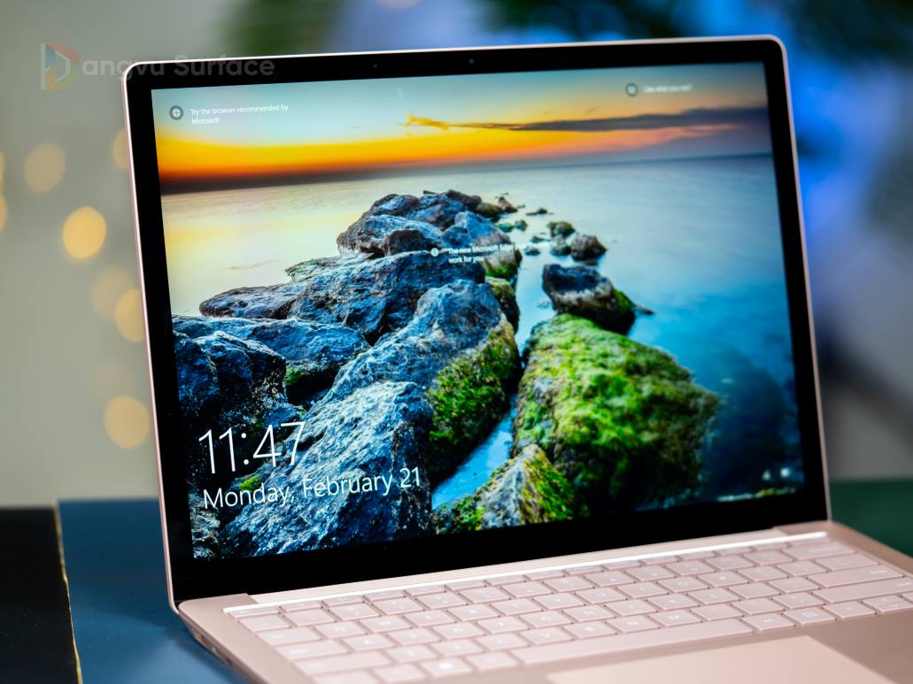 Màn hình 2K của Surface Laptop 4