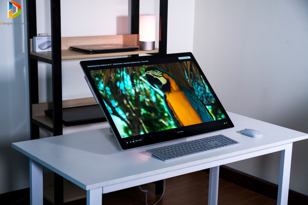 Surface Studio 1 thay đổi bản lề linh hoạt